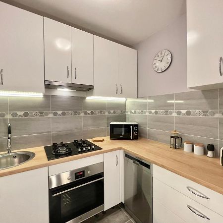 Apartament Przy Atrium, Stacja Metra Rondo Onz Warschau Exterior foto