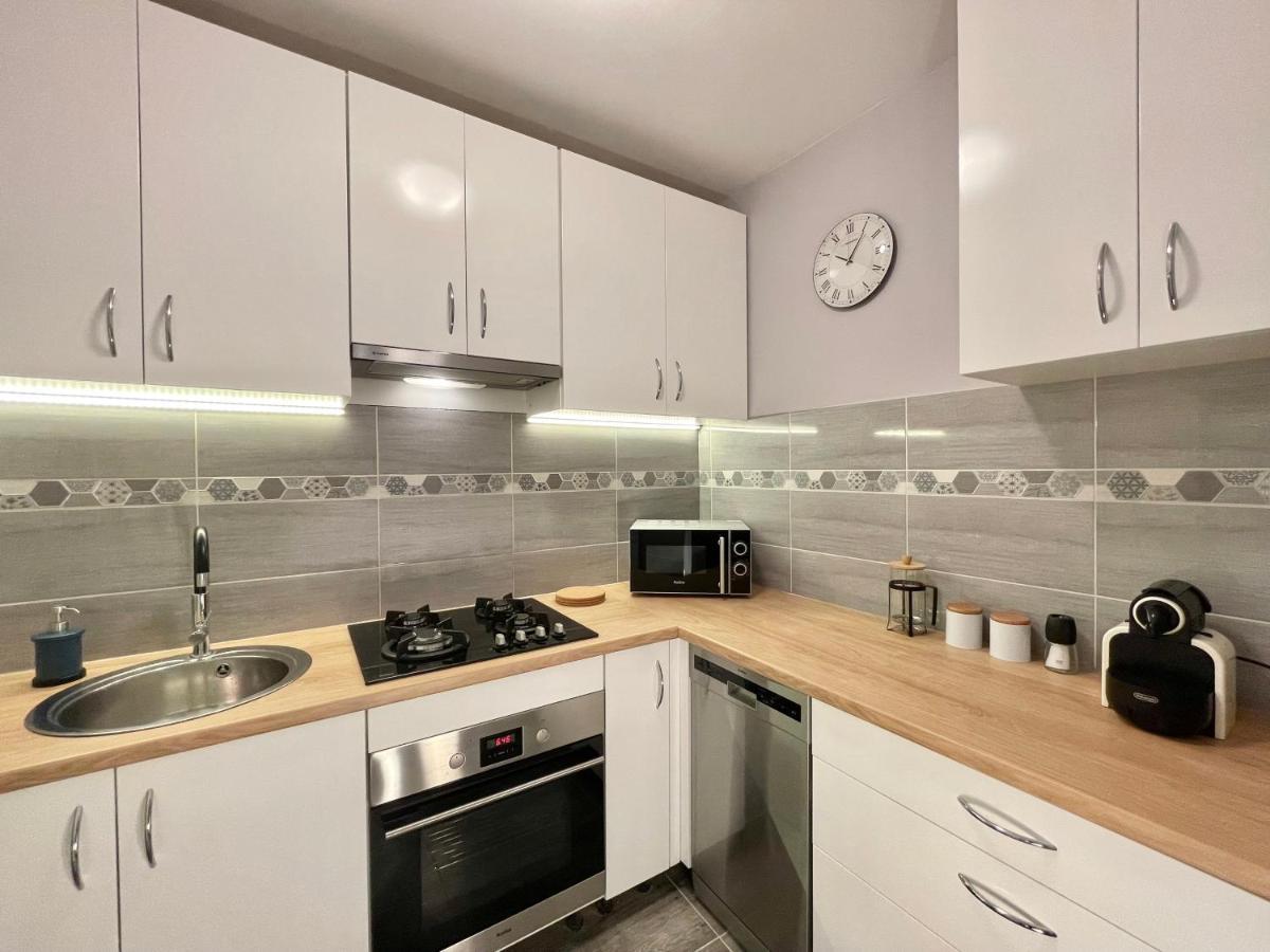 Apartament Przy Atrium, Stacja Metra Rondo Onz Warschau Exterior foto